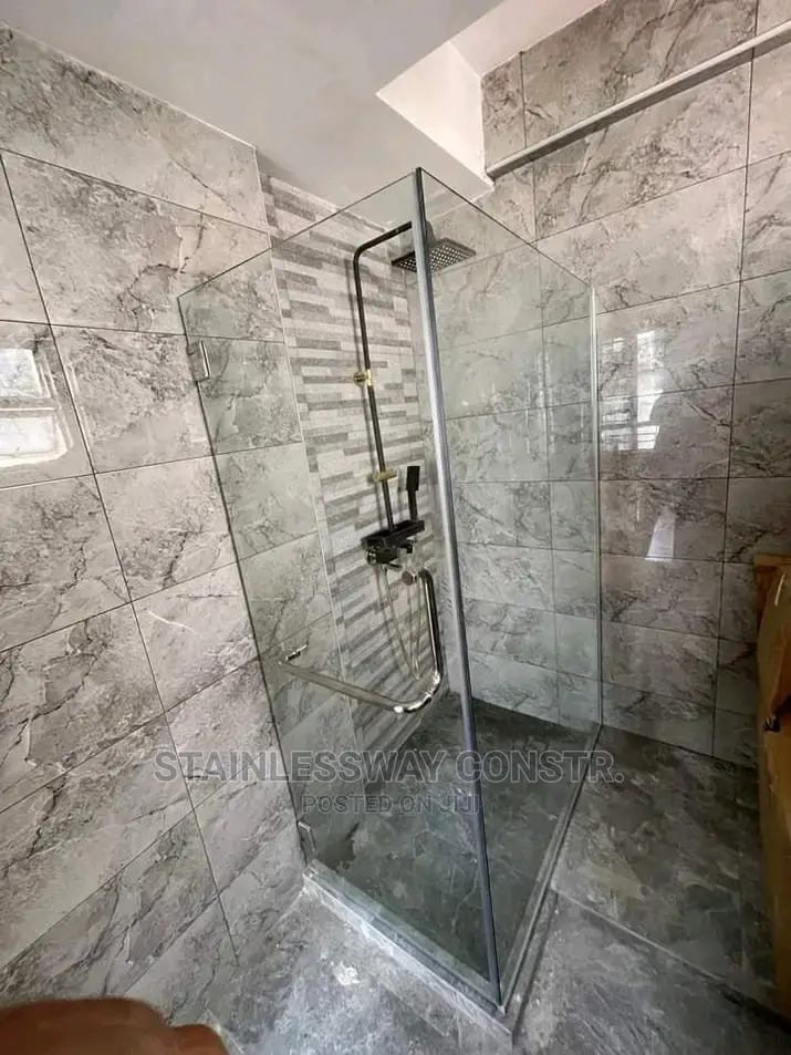 Shower Cubicle Infirmo