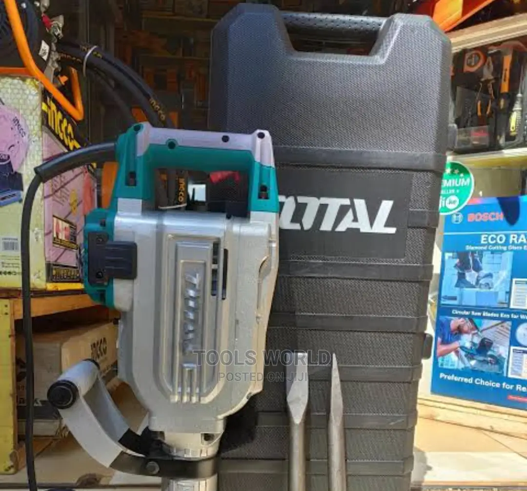 Total 1700W Demolition Breaker (Th215456)