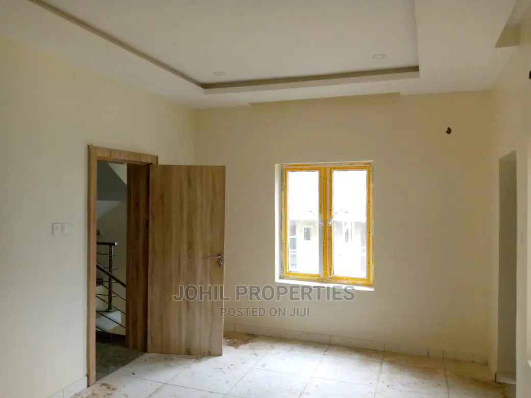 4bdrm Duplex in Guzape District for sale
