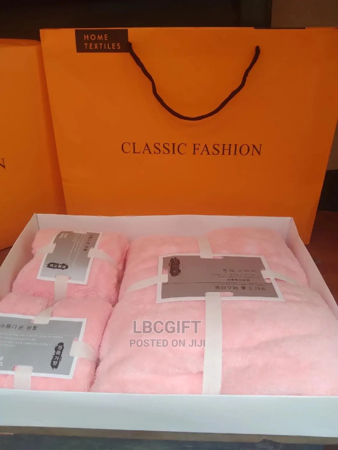 3 in 1 Towel Set With a Bag (Wholesales Only)