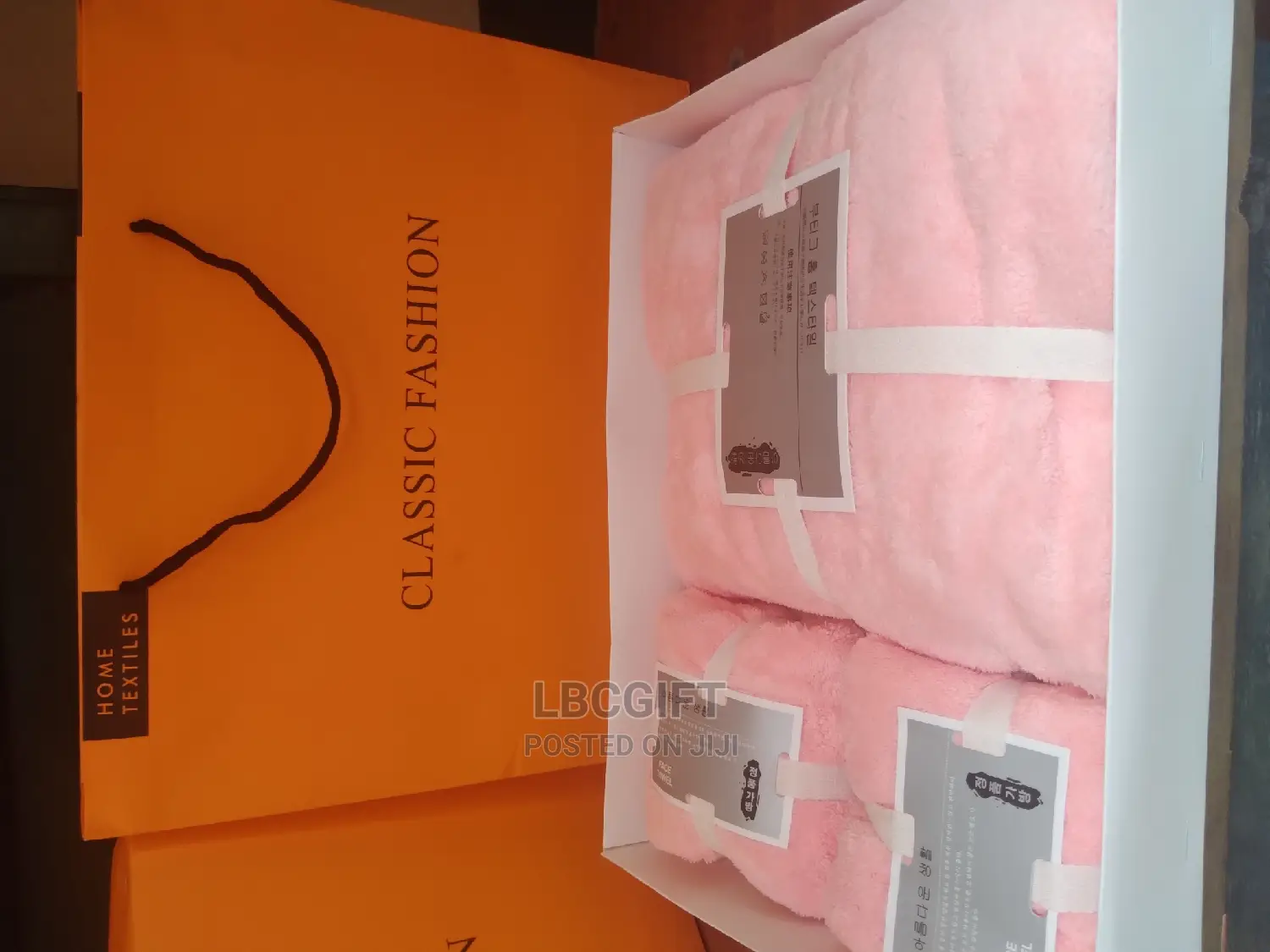 3 in 1 Towel Set With a Bag (Wholesales Only)