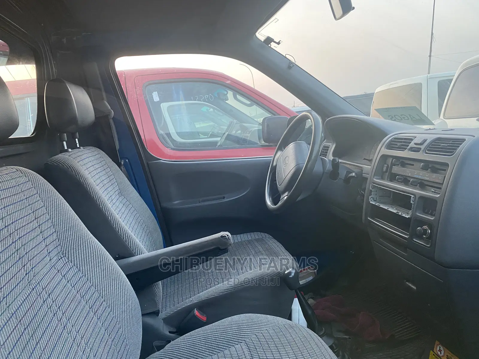 Toyota HiAce 2000 Blue