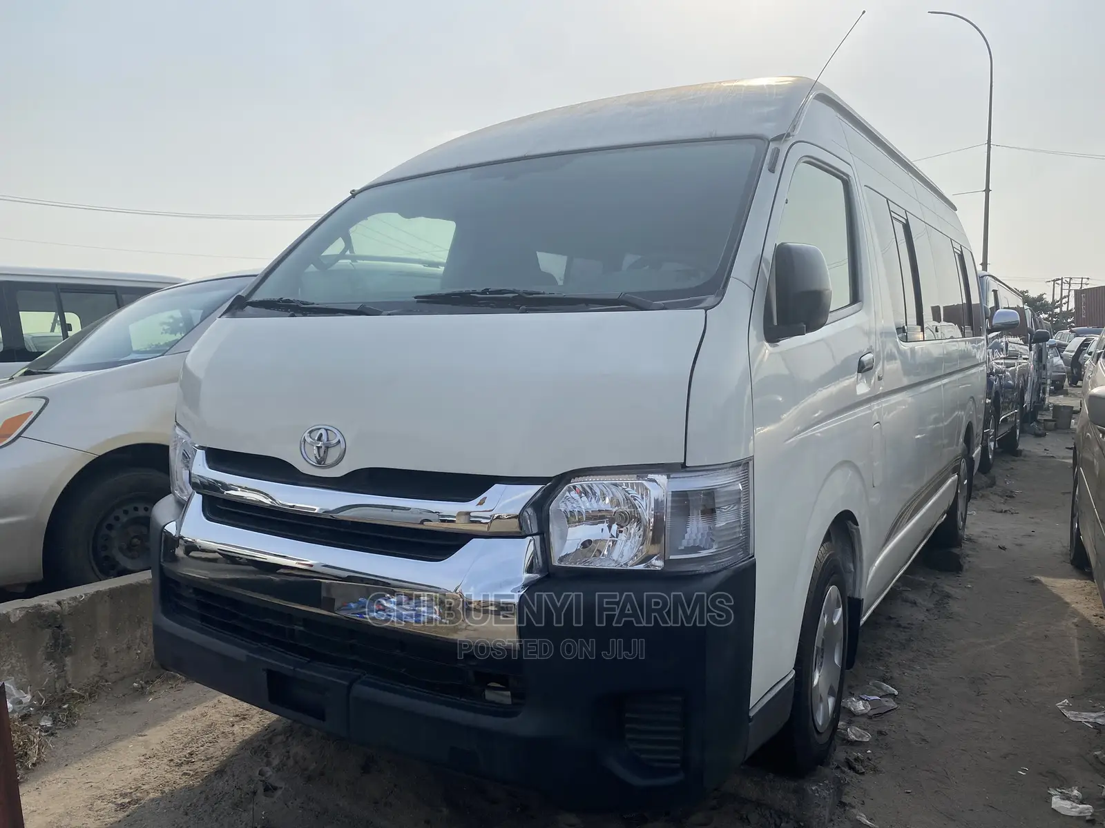 Toyota HiAce 2013 White