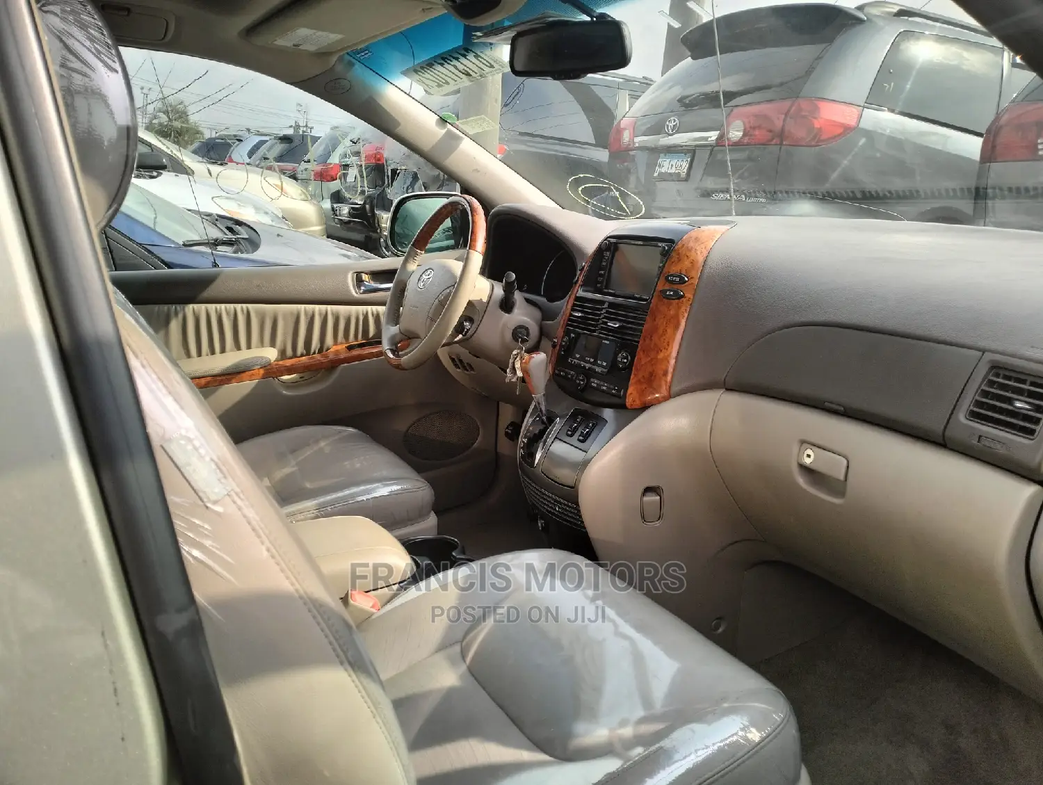 Toyota Sienna Limited 7 Passenger 2010 Gold