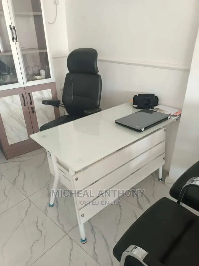 Turkey Office Table With High Quality