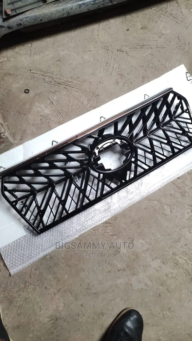 Prado 2018 Basket Front Grill / Grilles