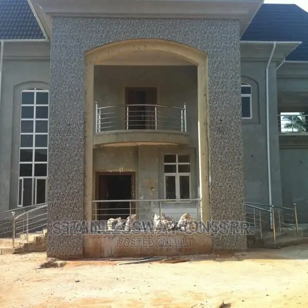 Stainless Curved Railing