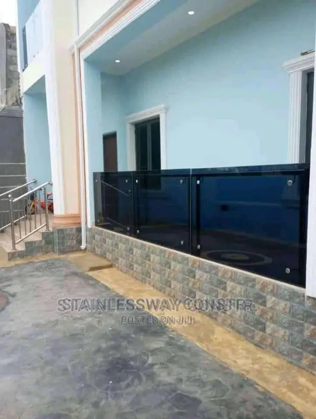 Dark Grey Glass Intr. Railing