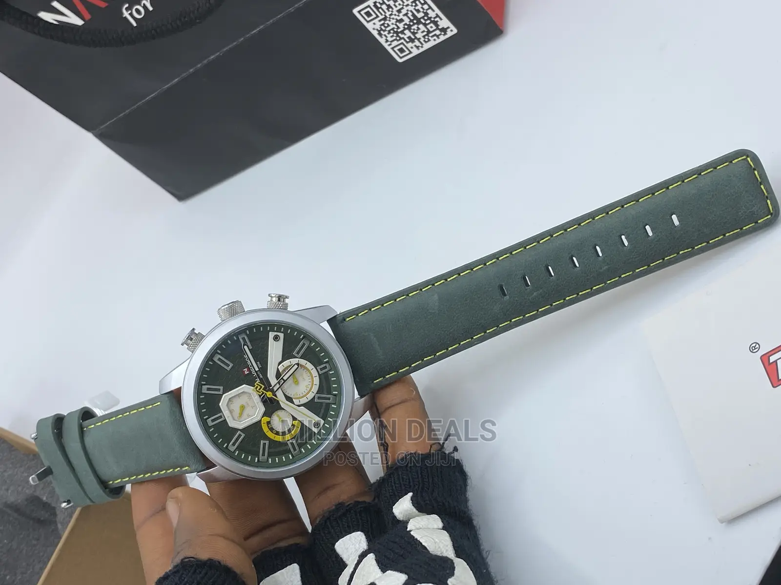 Men’S Leather Strap Chronograph Luxury Wrist Watch