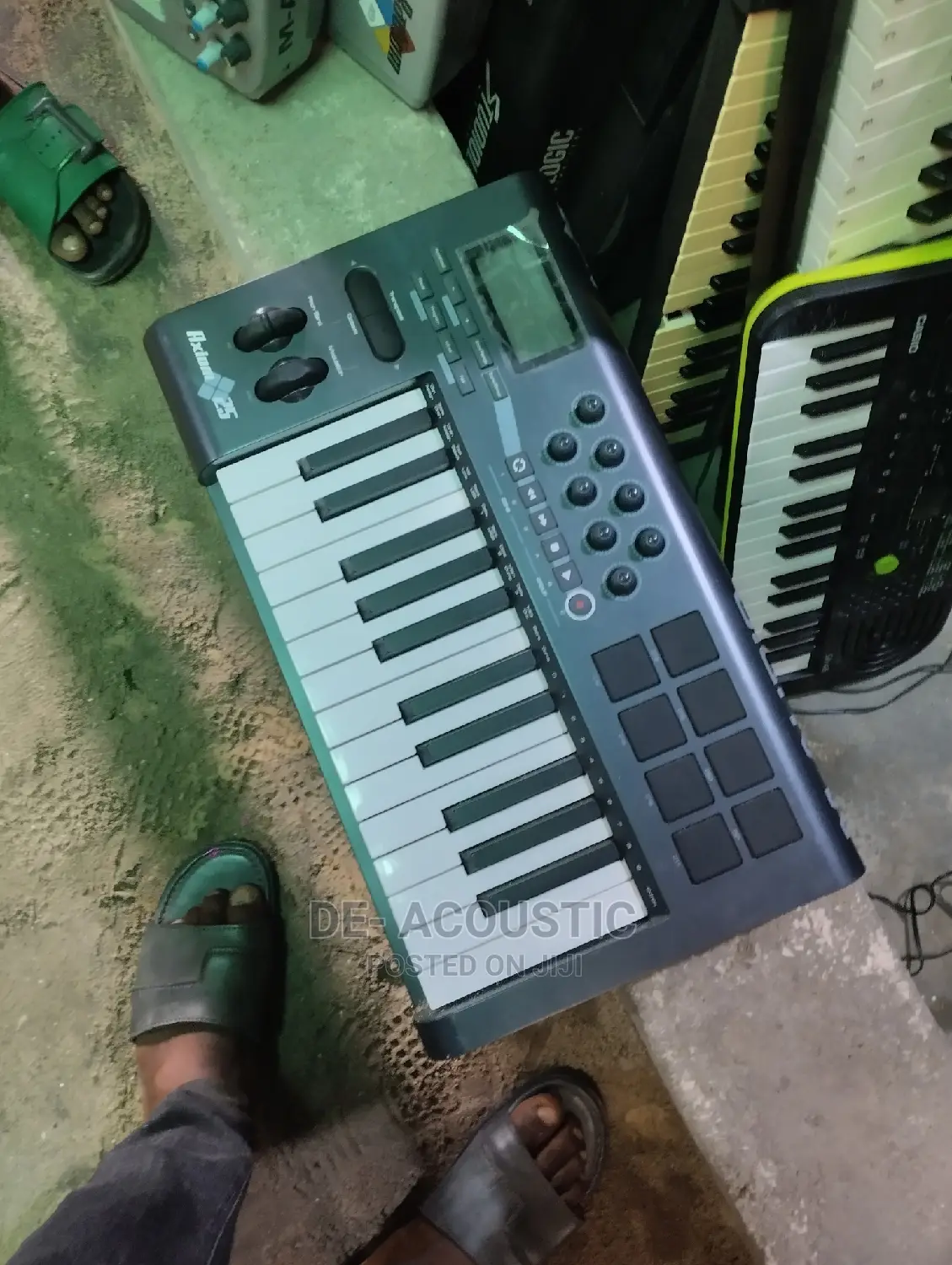 Advanced 25-Key Semi-Weighted Usb Midi Controller