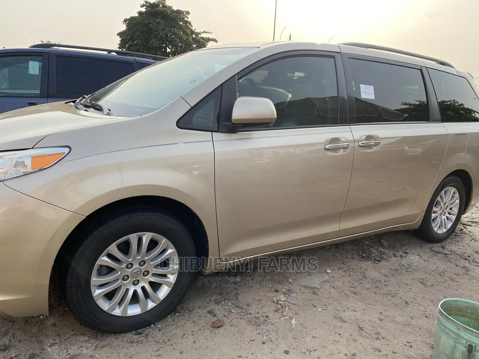 Toyota Sienna XLE 7 Passenger Mobility 2011 Gold