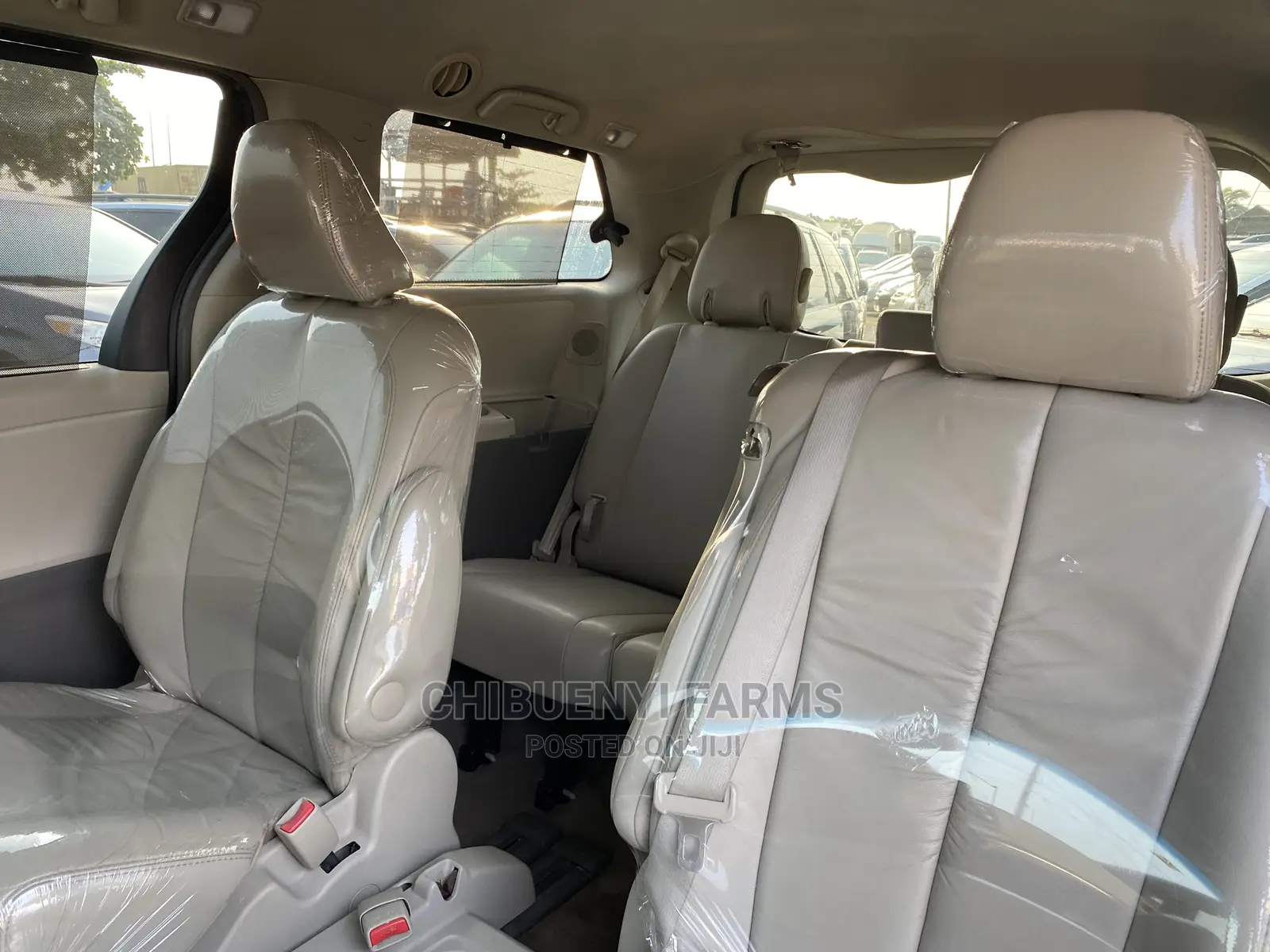 Toyota Sienna XLE 7 Passenger Mobility 2011 Gold