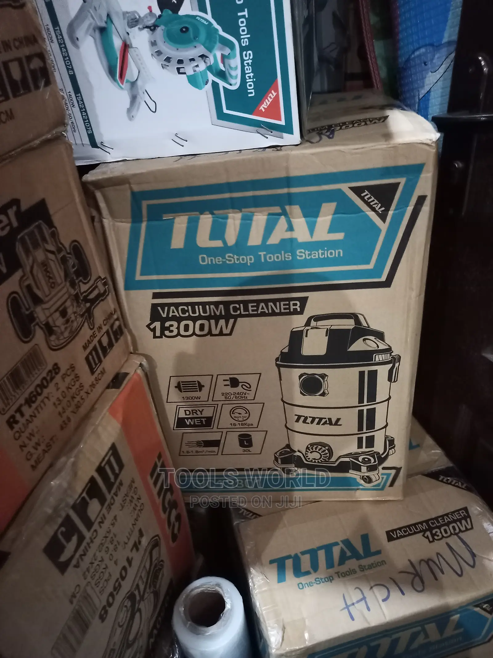 Total 30l Wet and Dry Tvc13301 Vacuum Cleaner 1300w