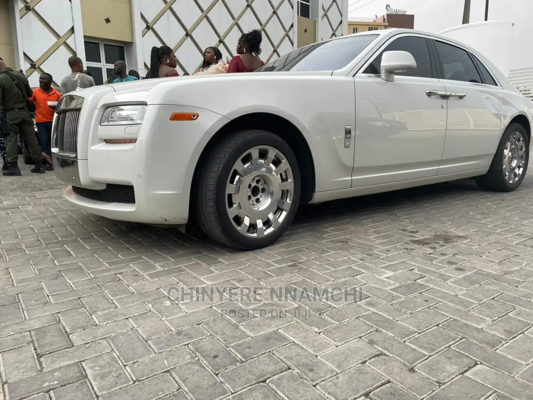 Least Royce Roll Available for Rent Now