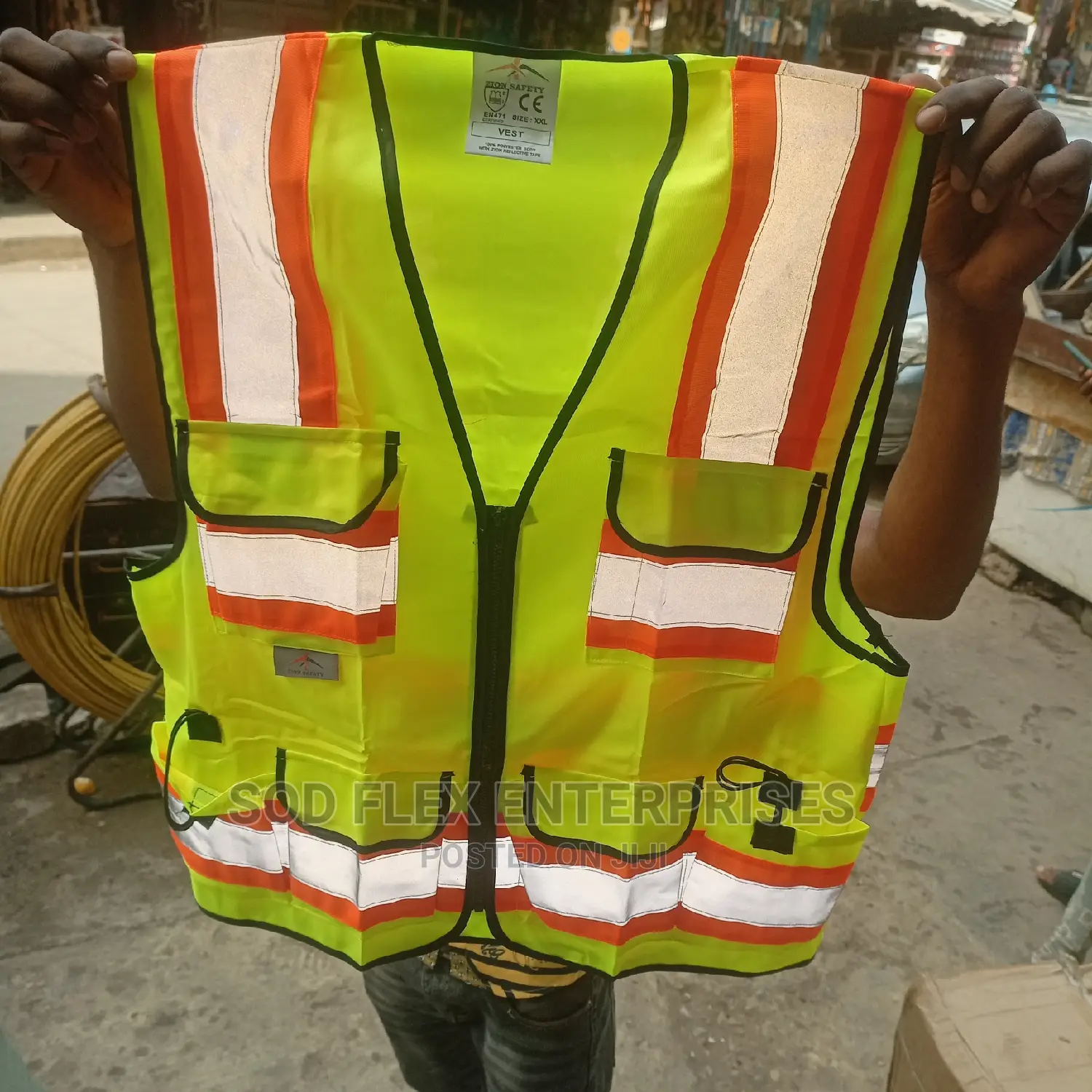 Best Reflective Jacket With Zip And Pockets