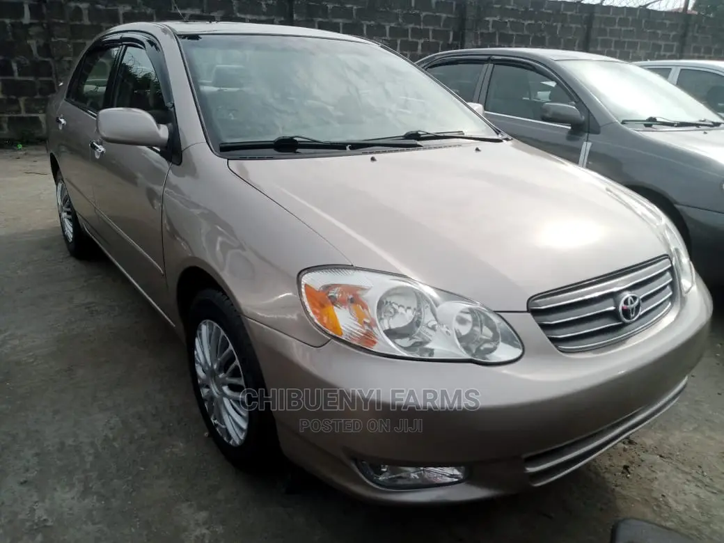 Toyota Corolla LE 2004 Gold