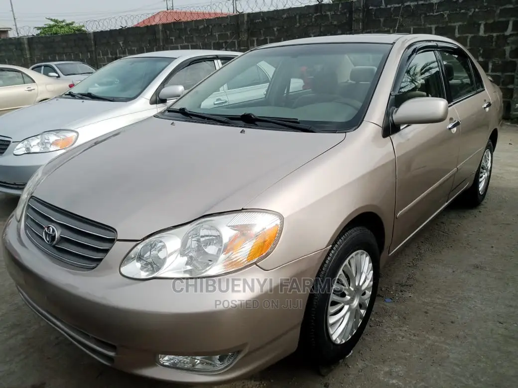 Toyota Corolla LE 2004 Gold