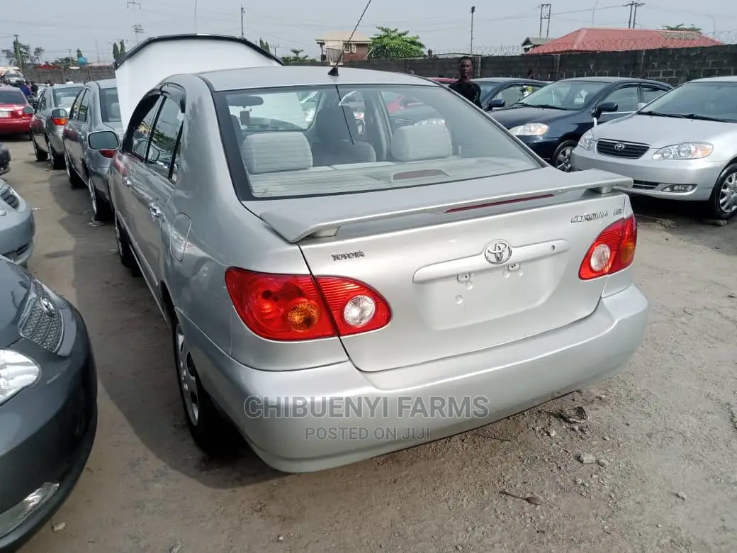 Toyota Corolla LE 2005 Silver