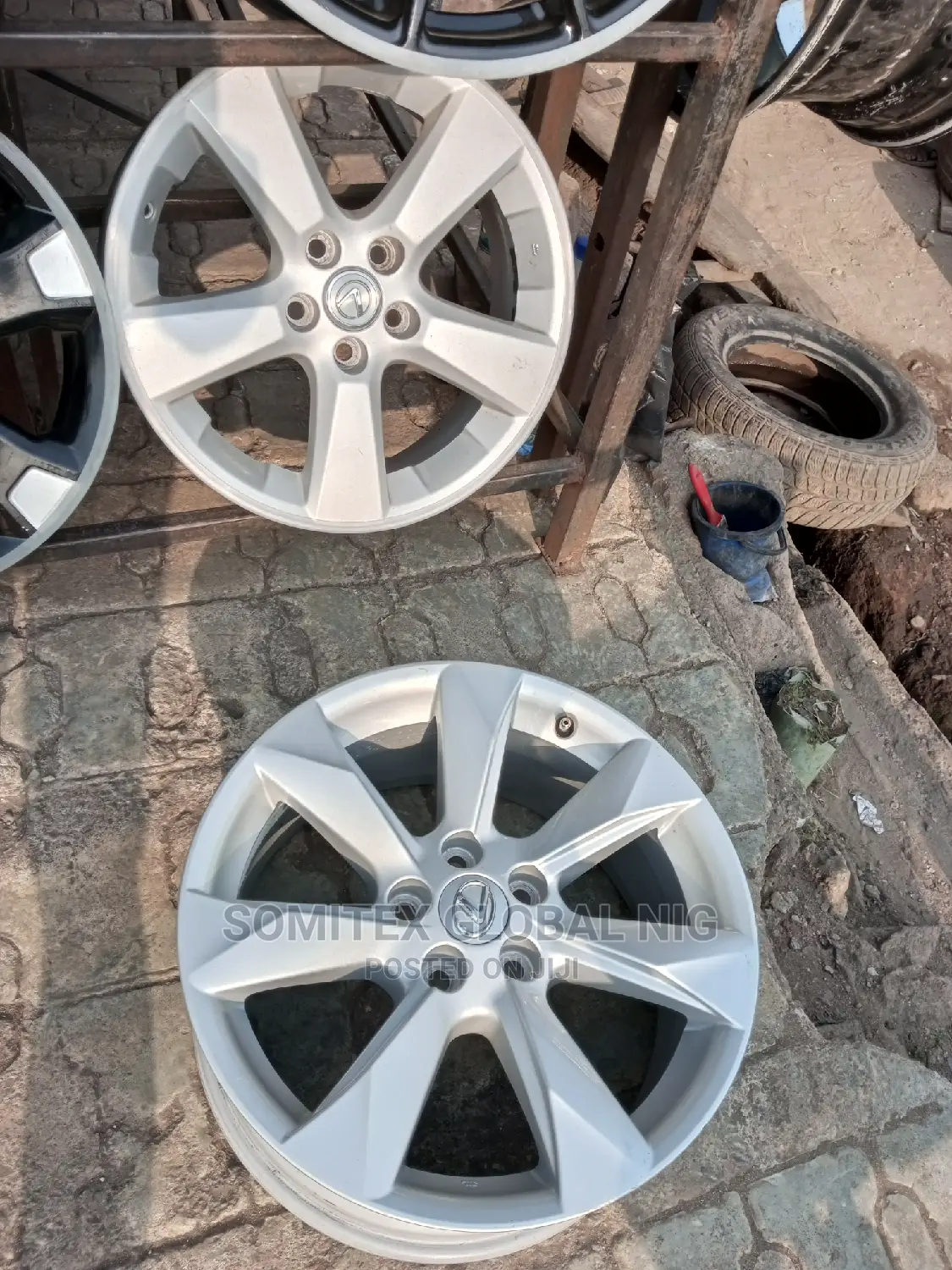 R350 Alloyed Rims 18!