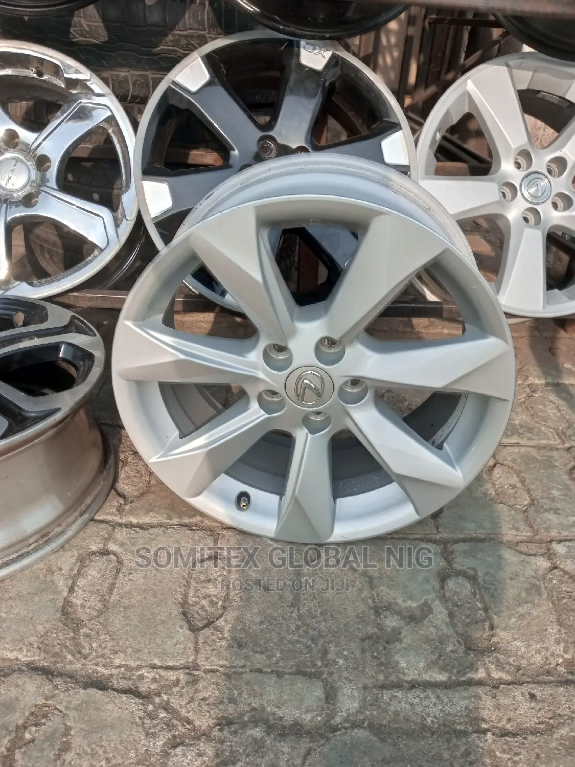 R350 Alloyed Rims 18!