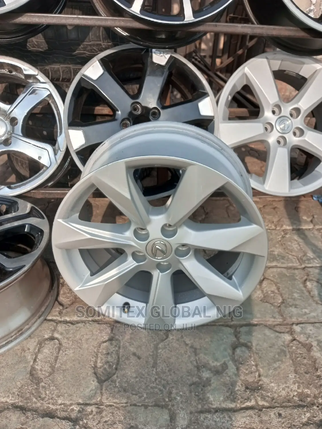 R350 Alloyed Rims 18!