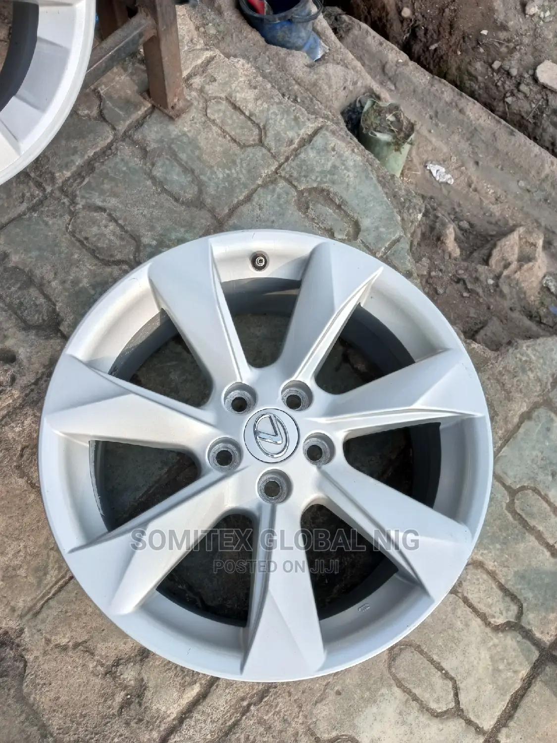 R350 Alloyed Rims 18!