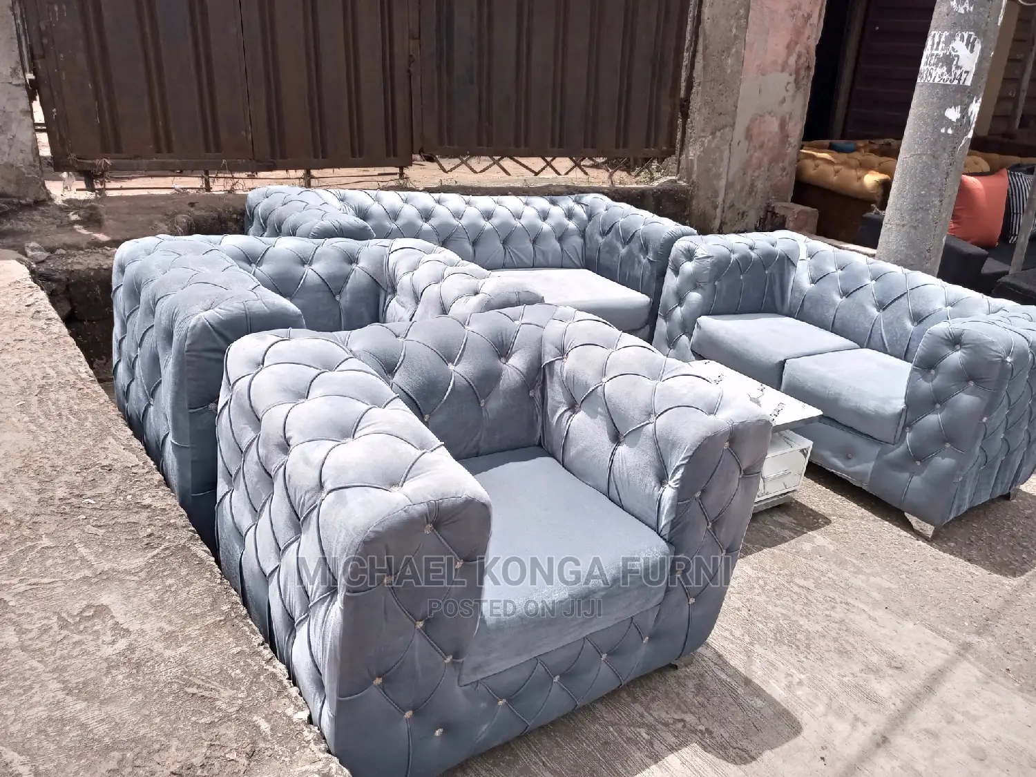 Quality 7 Seater Living Room Chesterfield Sofa Chair.