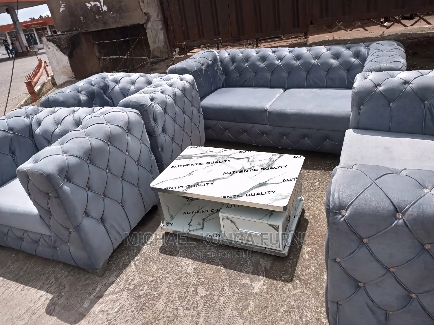 Quality 7 Seater Living Room Chesterfield Sofa Chair.