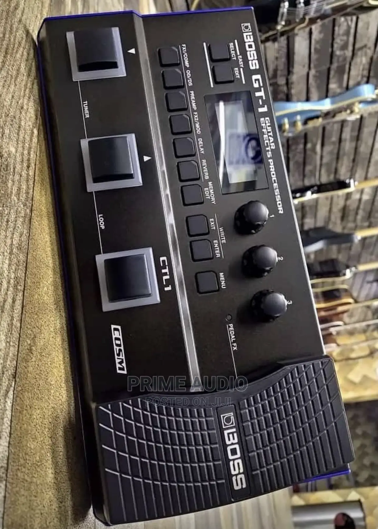 BOSS GT -1 Guitar Effect Processor