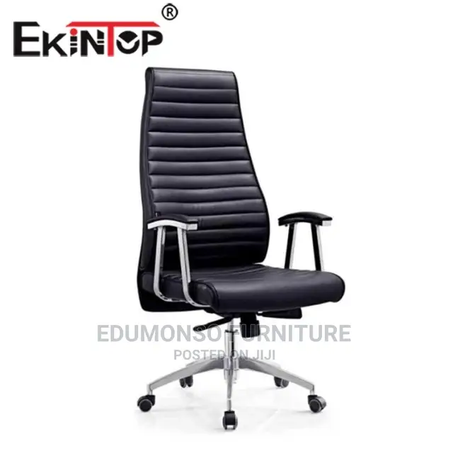 Quality Executive Leather Swivel Office Chair.