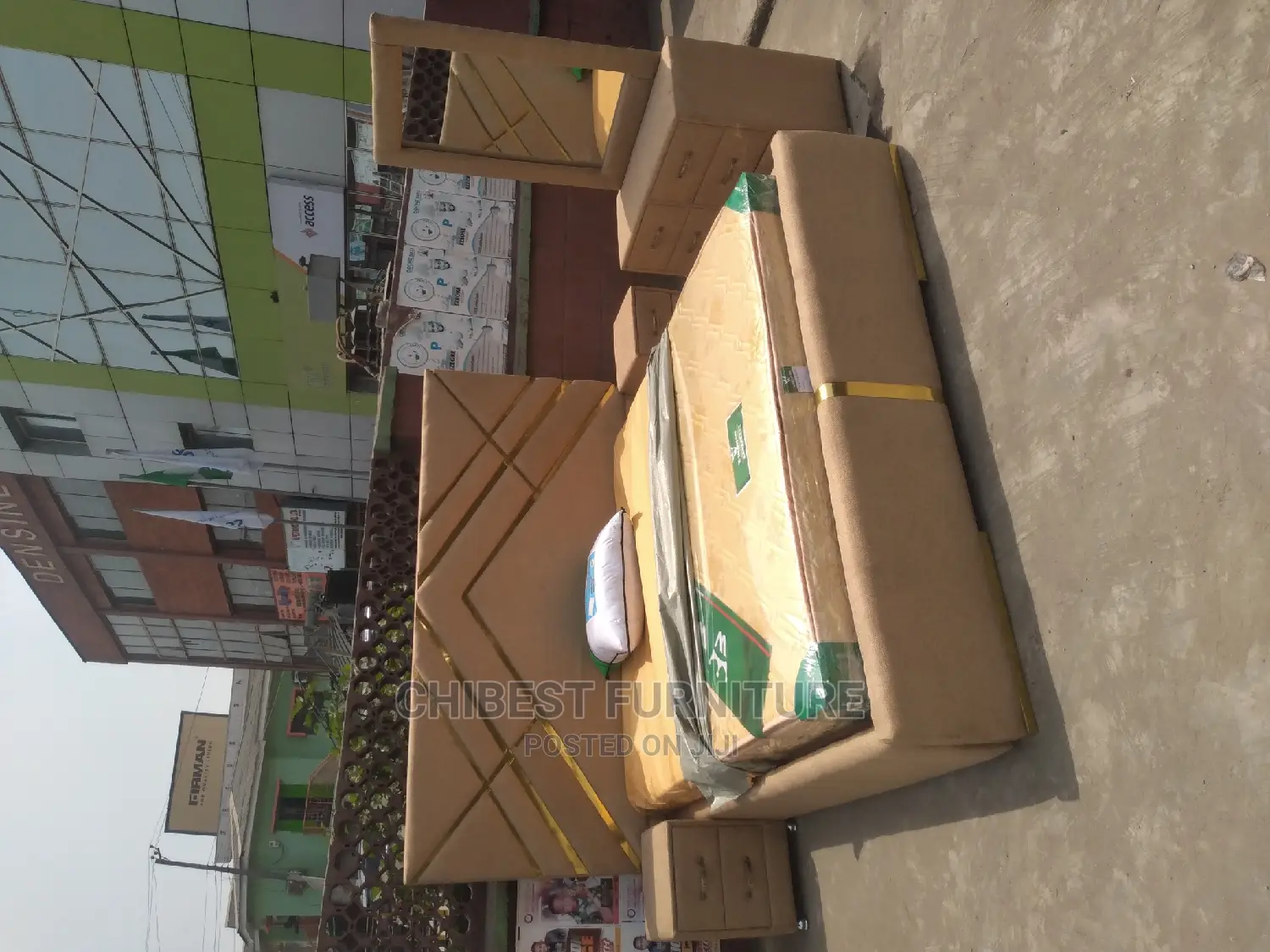 Quality Set of 6by6 Upholstery Padded Bed