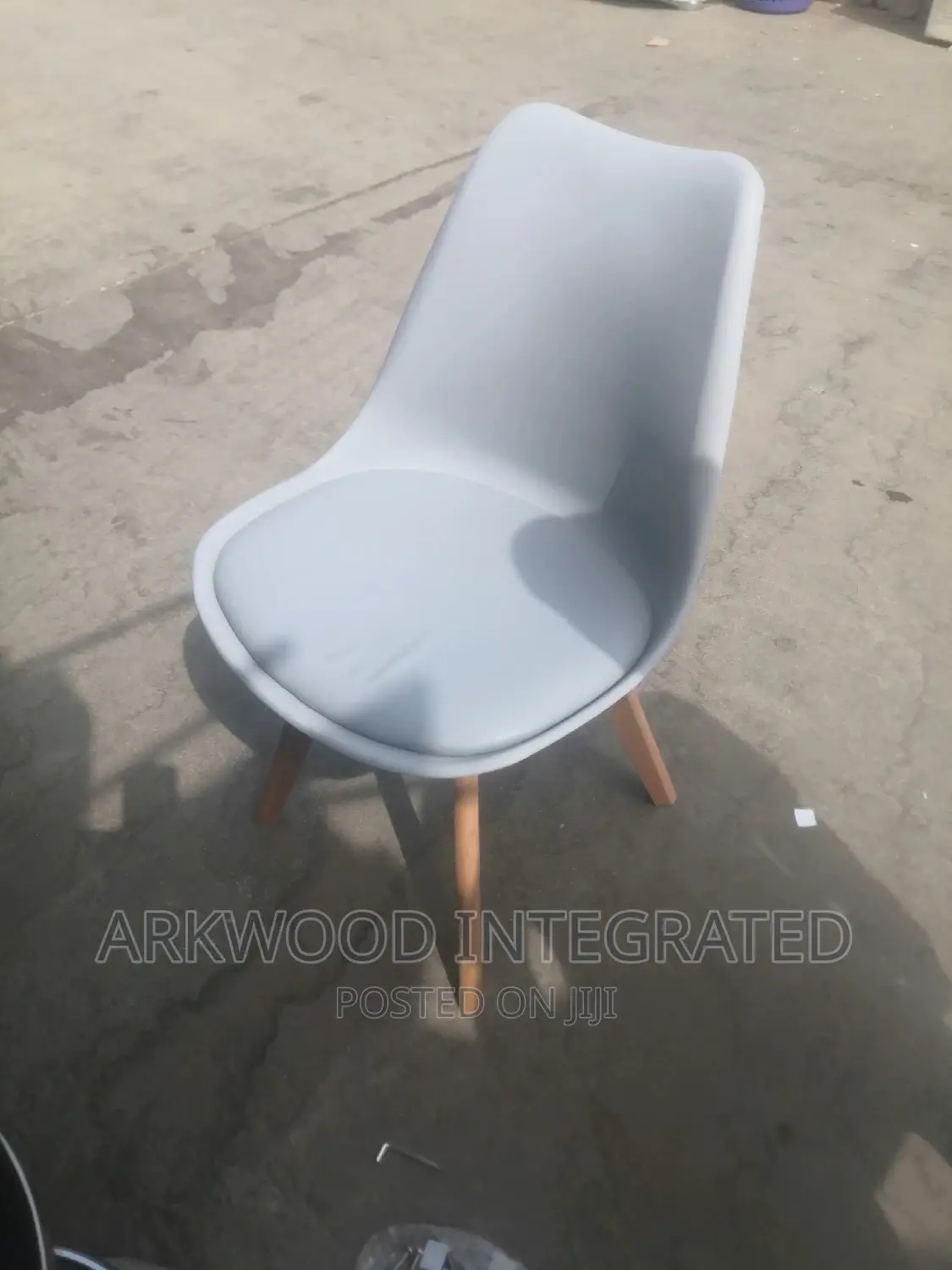 Dining Chair/Restaurant Chair