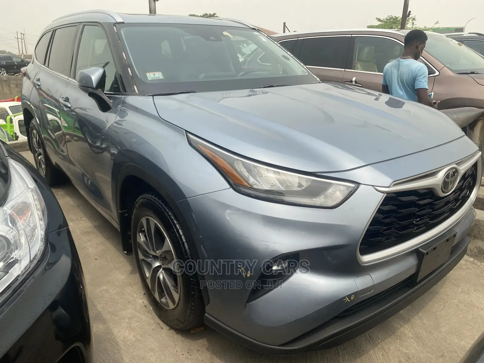 Toyota Highlander XLE AWD 2020 Blue