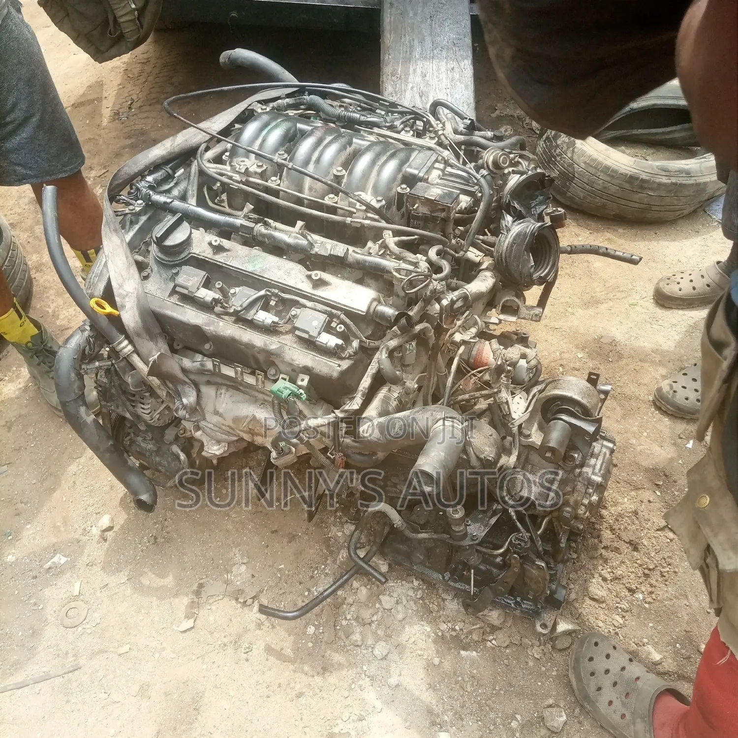 Complete Engine for Nissan Maxima 2000 Model.