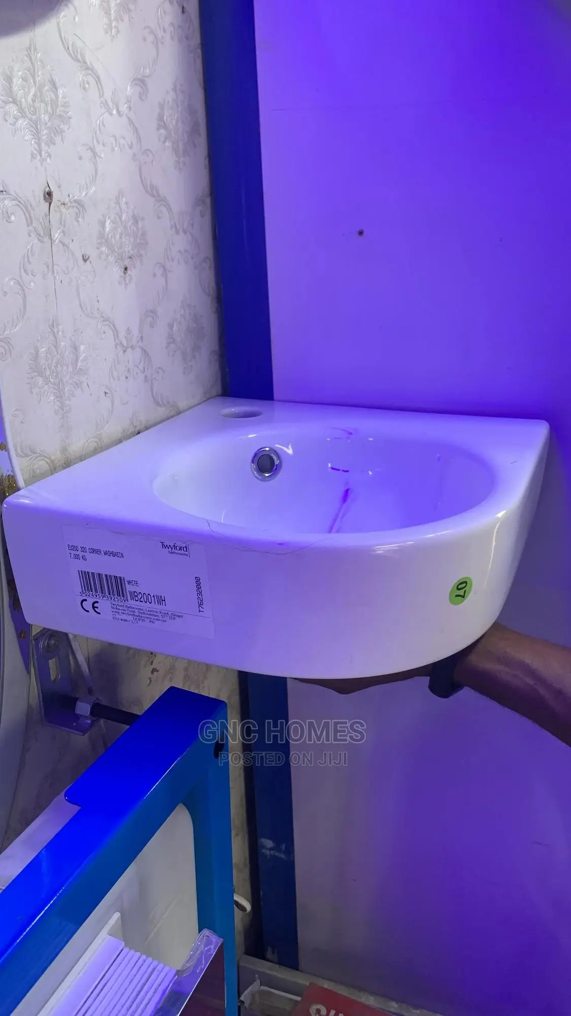 Executive Angle Basin (For Small Toilet)