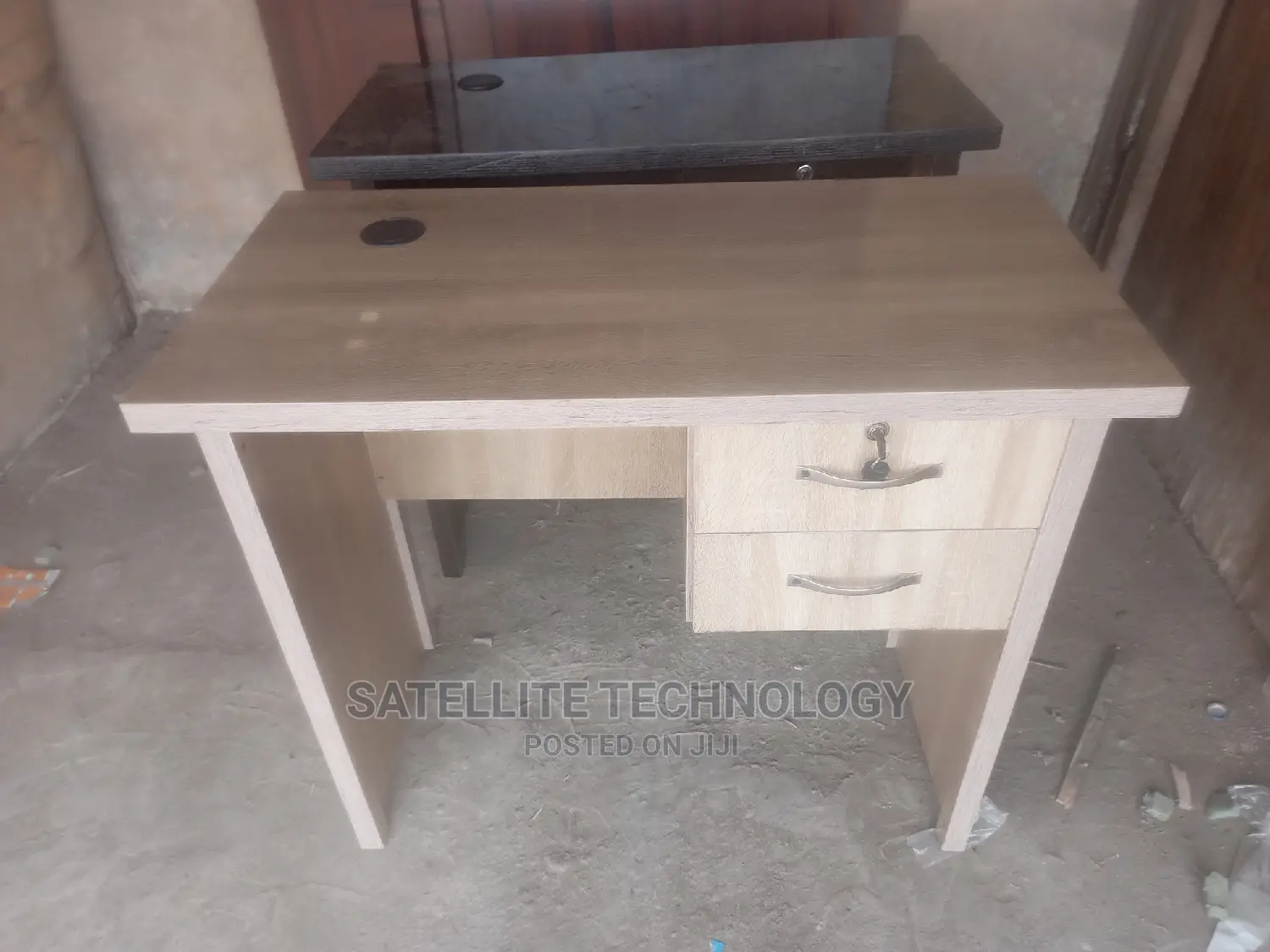 Quality Executive Wooden Office Table With Drawers.