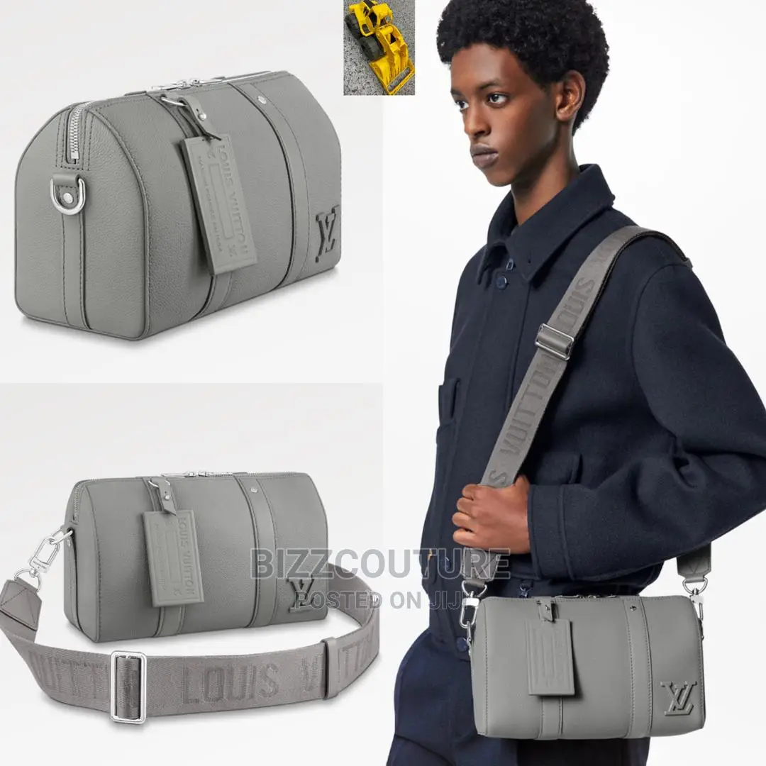 Original LOUIS VUITTON Crossbody Bags Available in Store