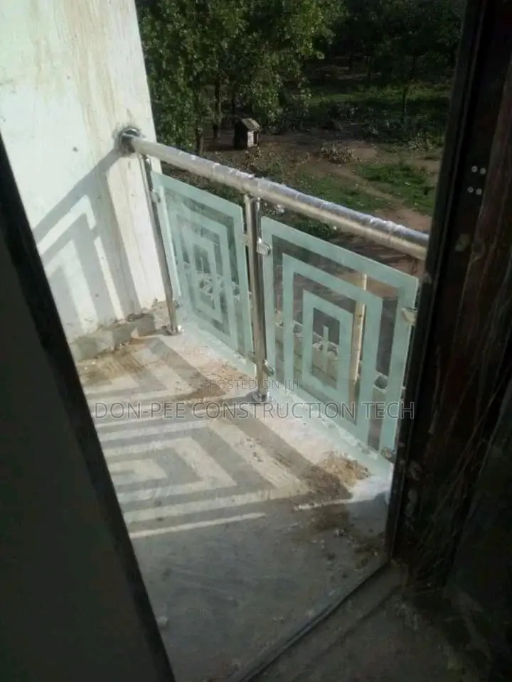 Glass Rails 001