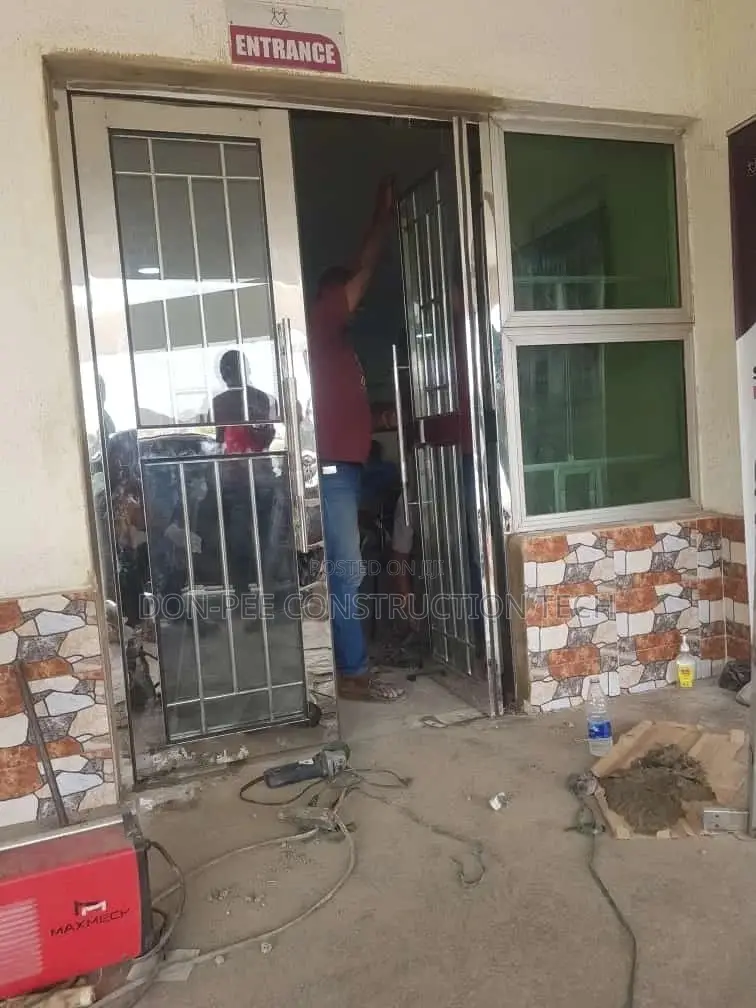 Frameless Steel Glass 009