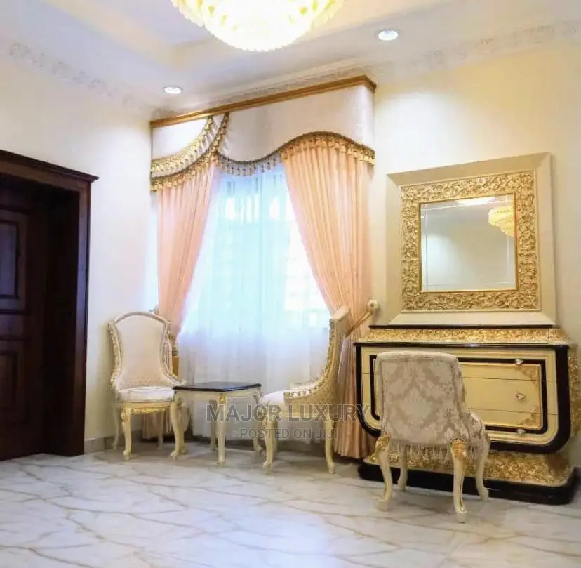 Higher Quality Turkey Curtains With Board