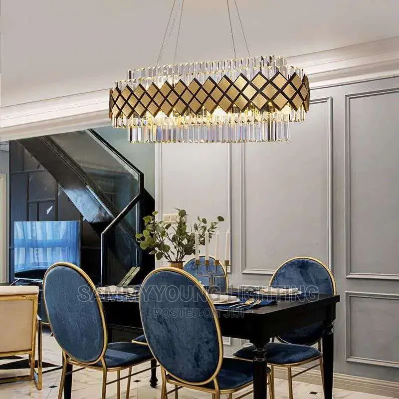 Luxury Ceiling Mounted Crystal LED Chandelier Light. 
