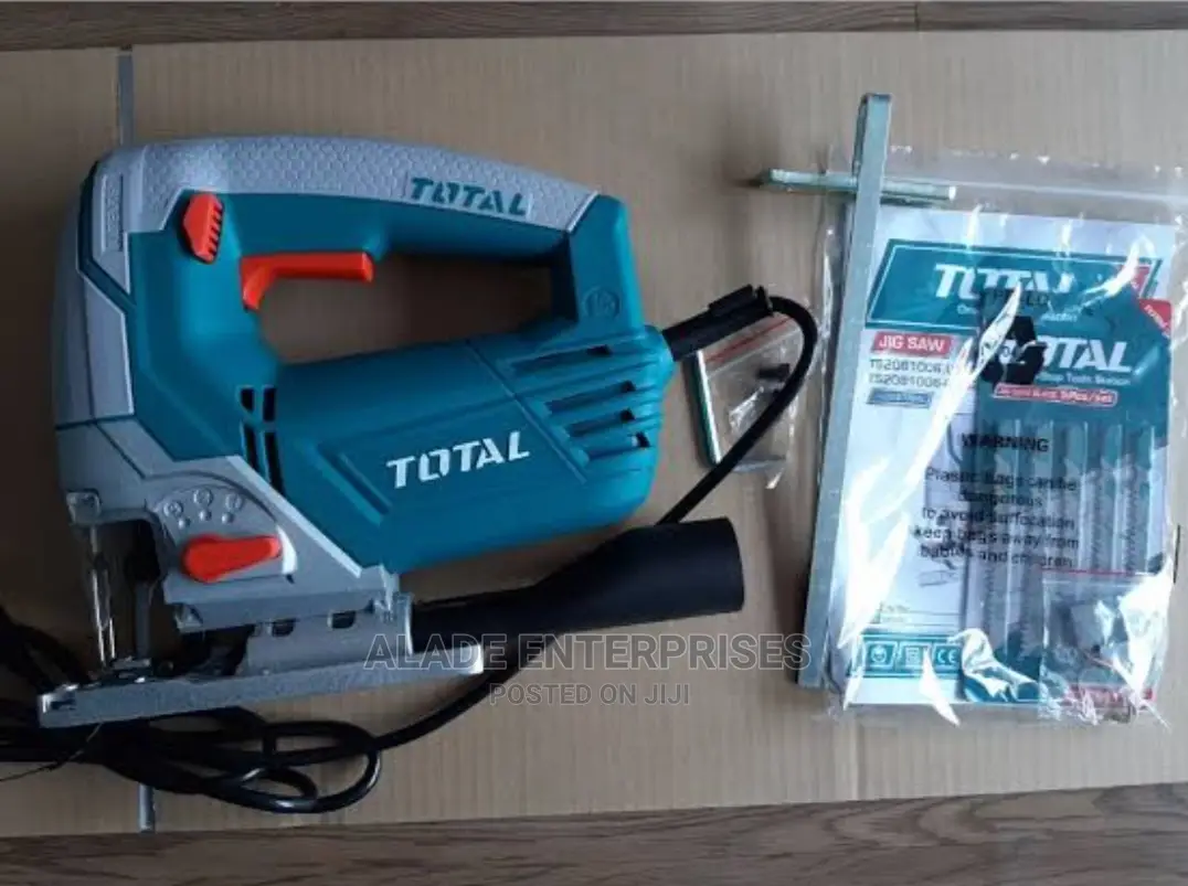 Total Corded Jig Saw 800W With Accessories