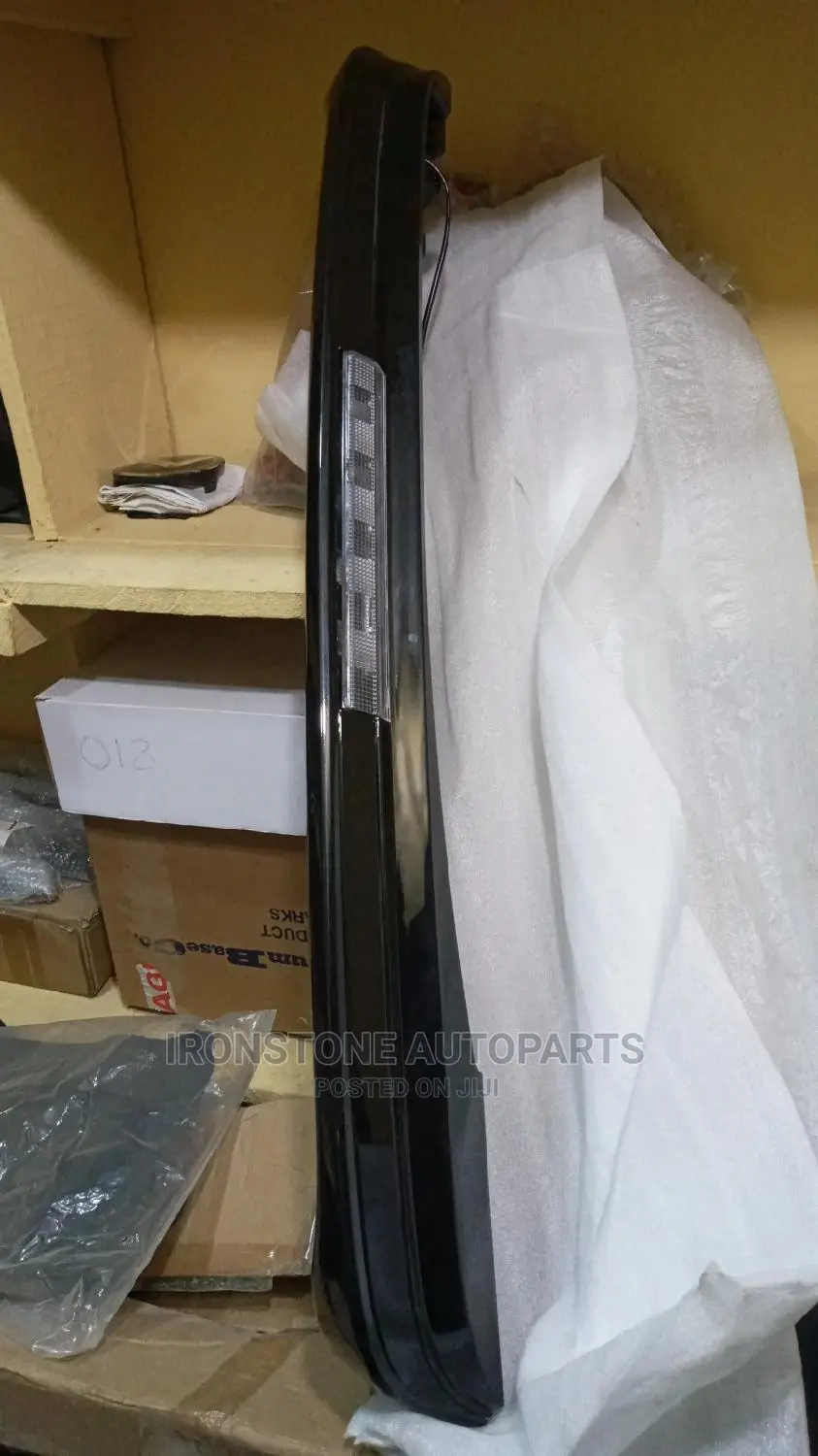Booth Spoiler - Landcruiser Prado