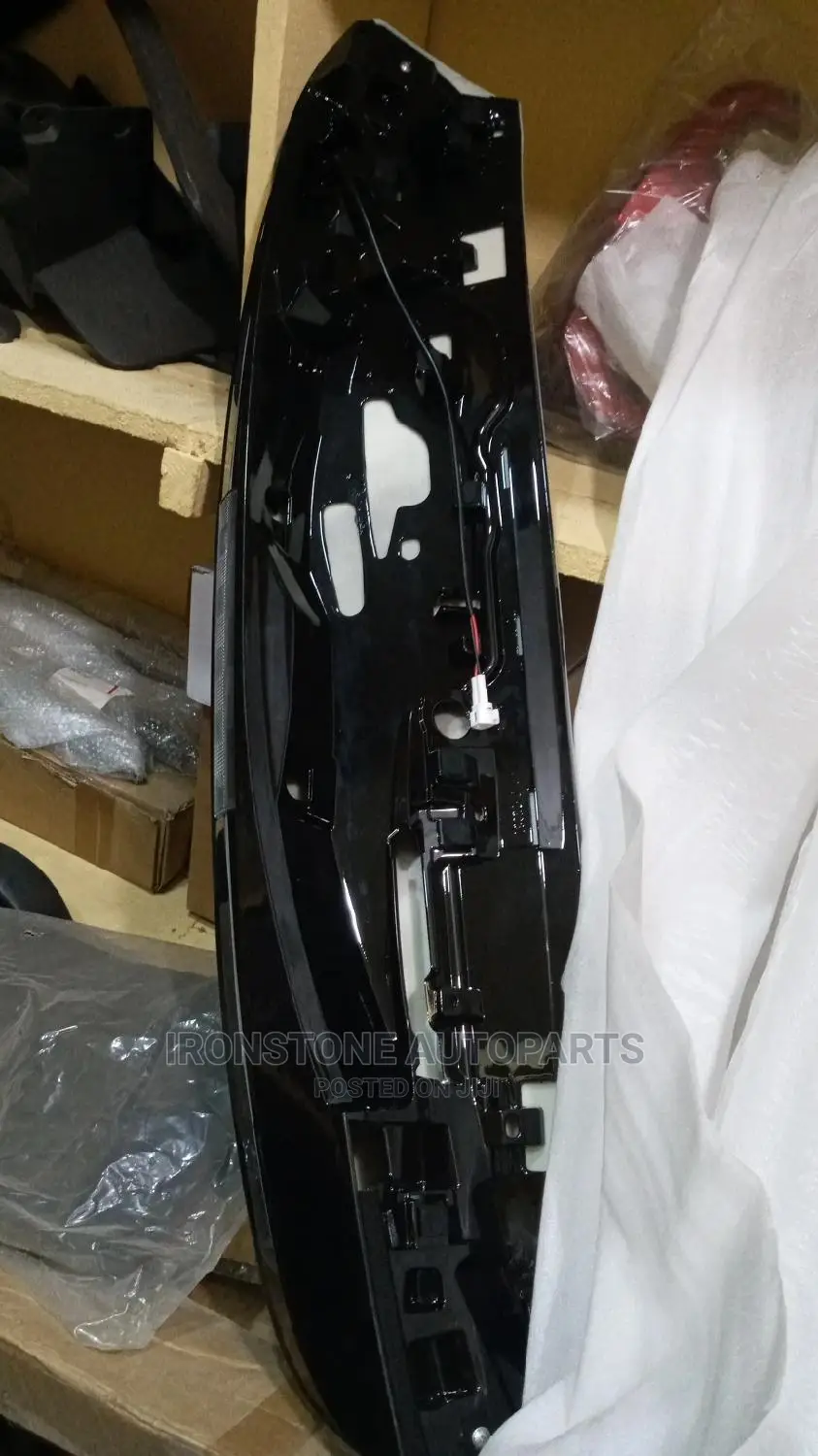 Booth Spoiler - Landcruiser Prado