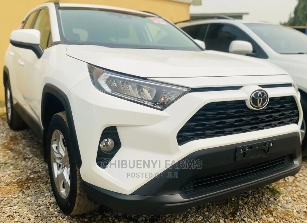 Toyota RAV4 XLE AWD 2020 White