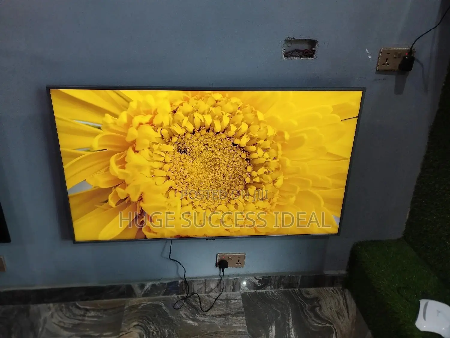 2019 Samsung 55 Inches Q70R Series Qled Smart Uhd TV