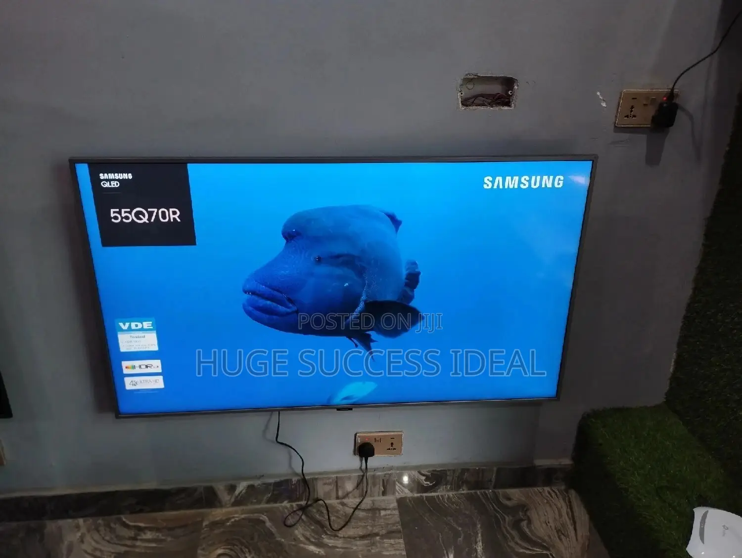 2019 Samsung 55 Inches Q70R Series Qled Smart Uhd TV