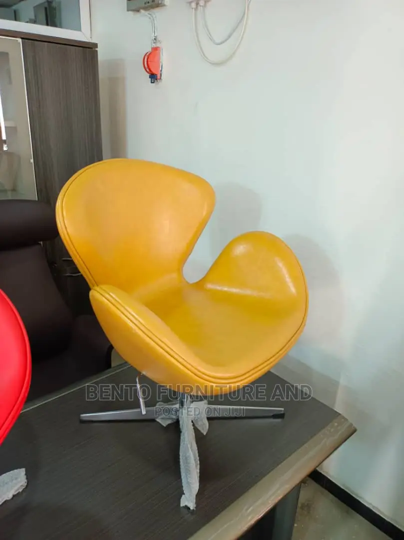 4 Legs Leather Chair