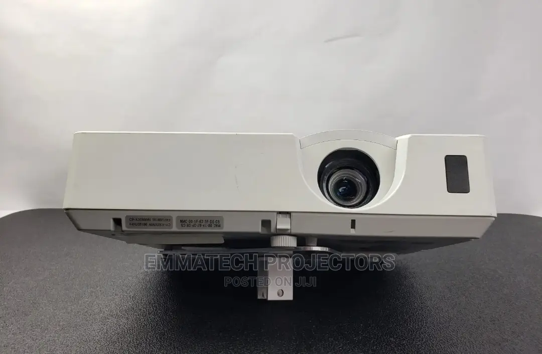 Projectors Hitachi Hd Daylight Ibadan,Lekki,Ikeja ,Abuja