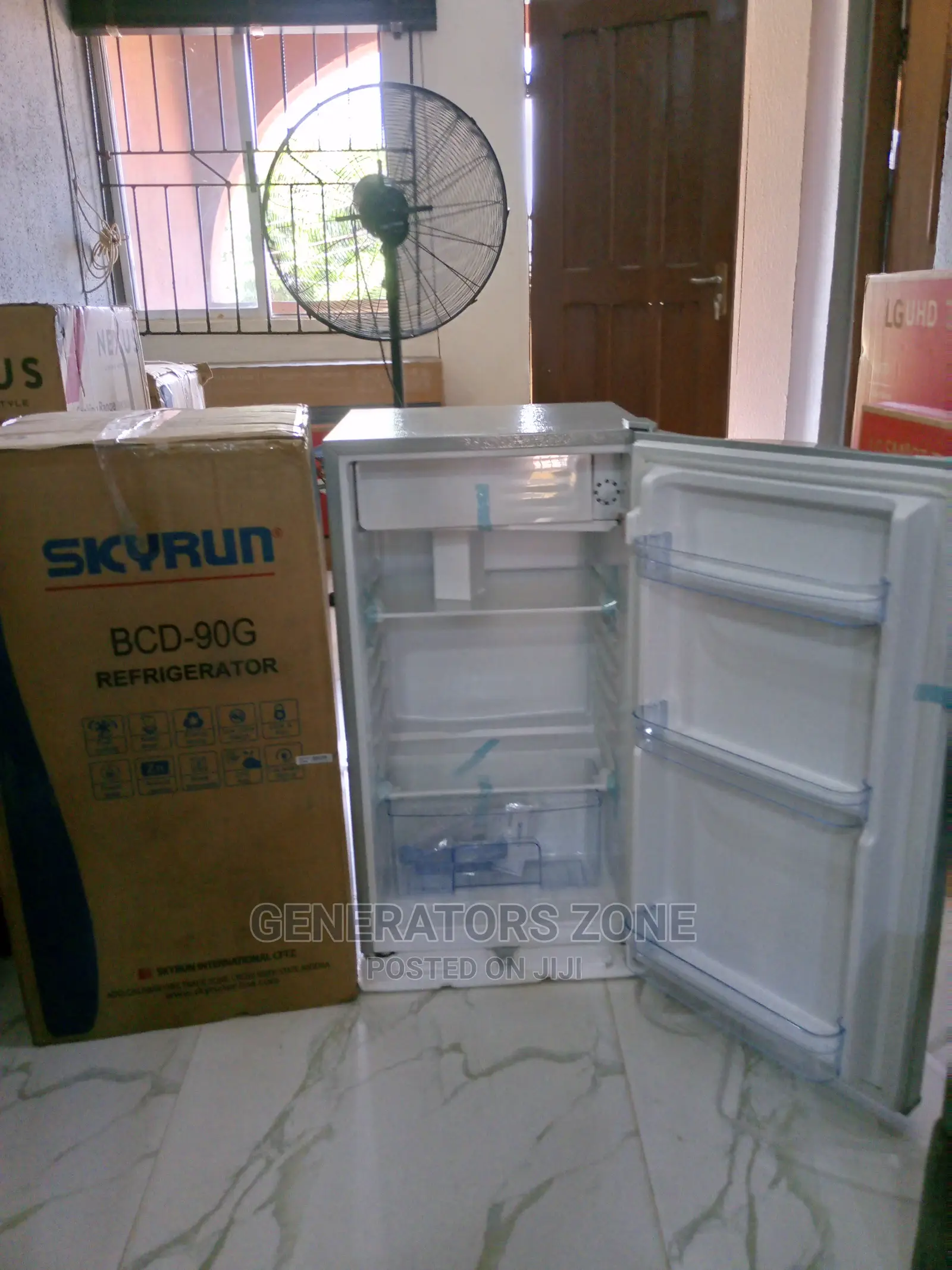 Skyrun 90litres Table Top Single Door Refrigerator With Key